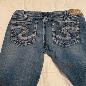 Sliver jeans no wear on them